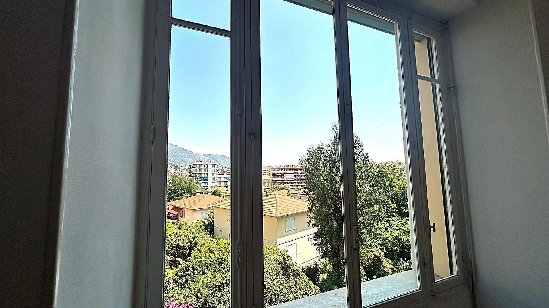 Sublime Loft Dans Un Ancien Palace 2 Pas De La Mer Menton
